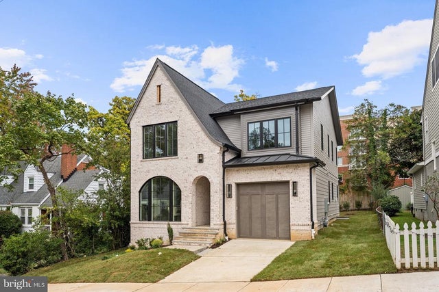 2133 N Oakland St, Arlington