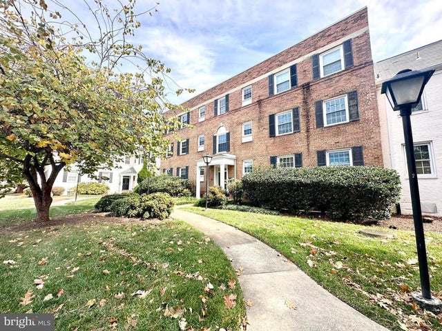 1317 S Walter Reed Dr #17201, Arlington