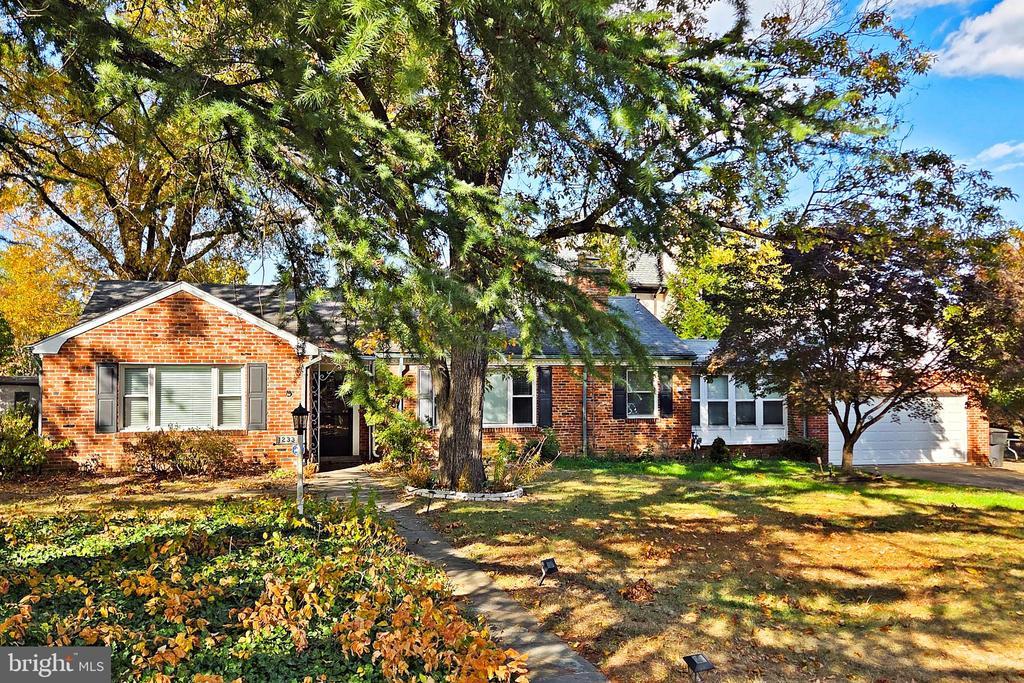 1233 23rd St S, ARLINGTON