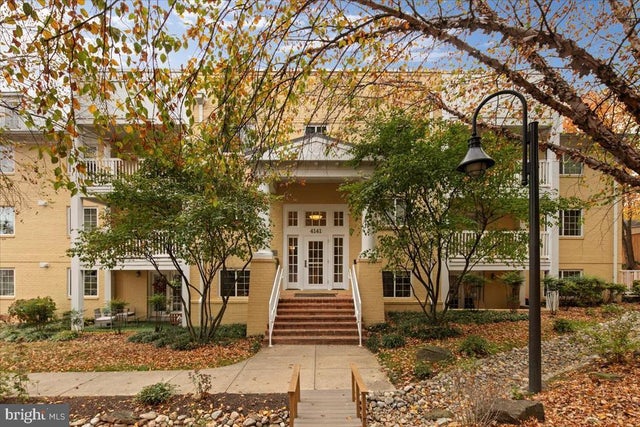 4141 S Four Mile Run Dr #201, Arlington