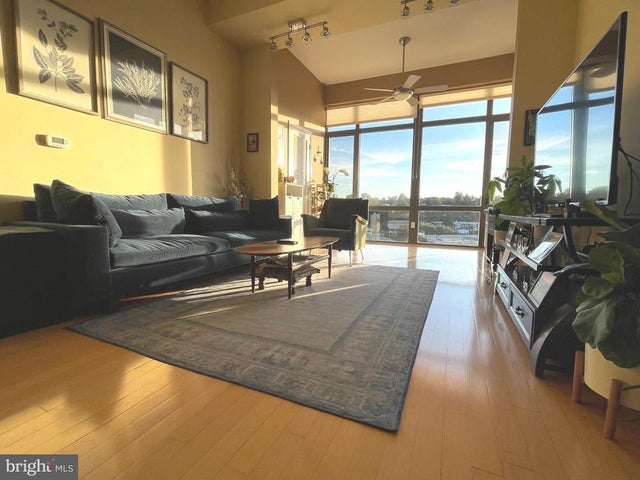 2720 S Arlington Mill Dr #1107, Arlington