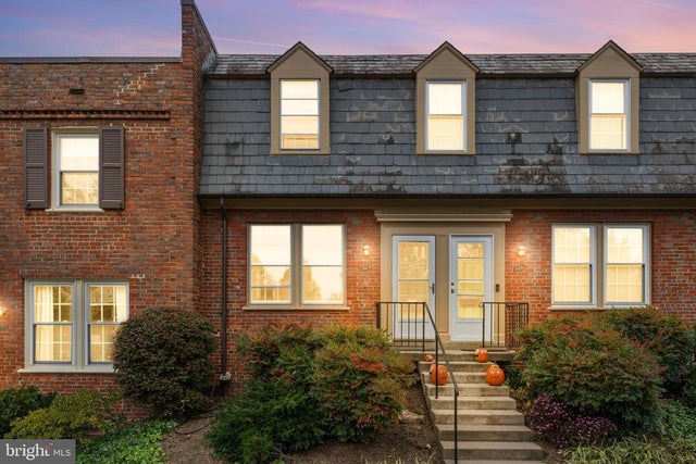 1400 S Edgewood St S #527, Arlington