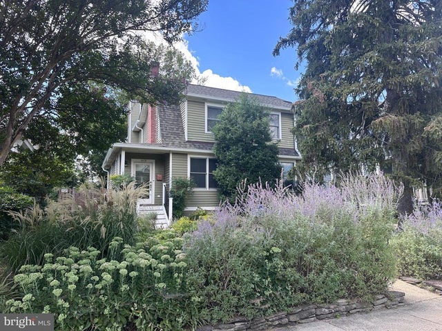 1608 N Garfield St, Arlington