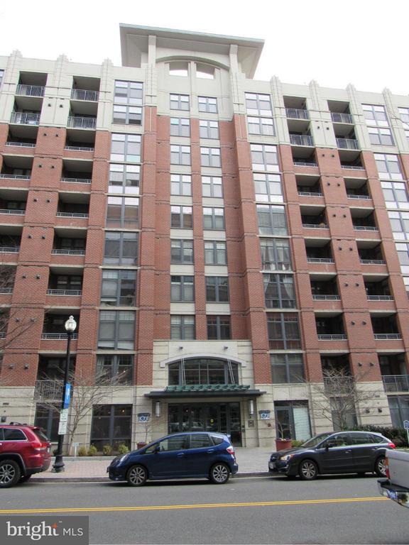 1021 N Garfield St #318, ARLINGTON