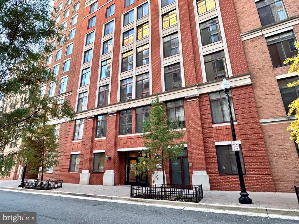 1201 N Garfield St #408, ARLINGTON