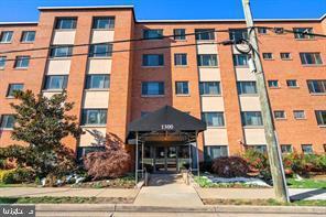 1300 S Arlington Ridge Rd #702, ARLINGTON