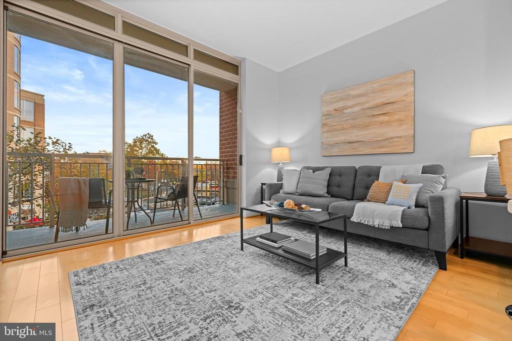 820 N Pollard St #307, ARLINGTON