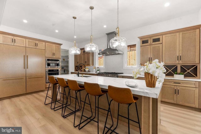 1905 N Taylor St, Arlington