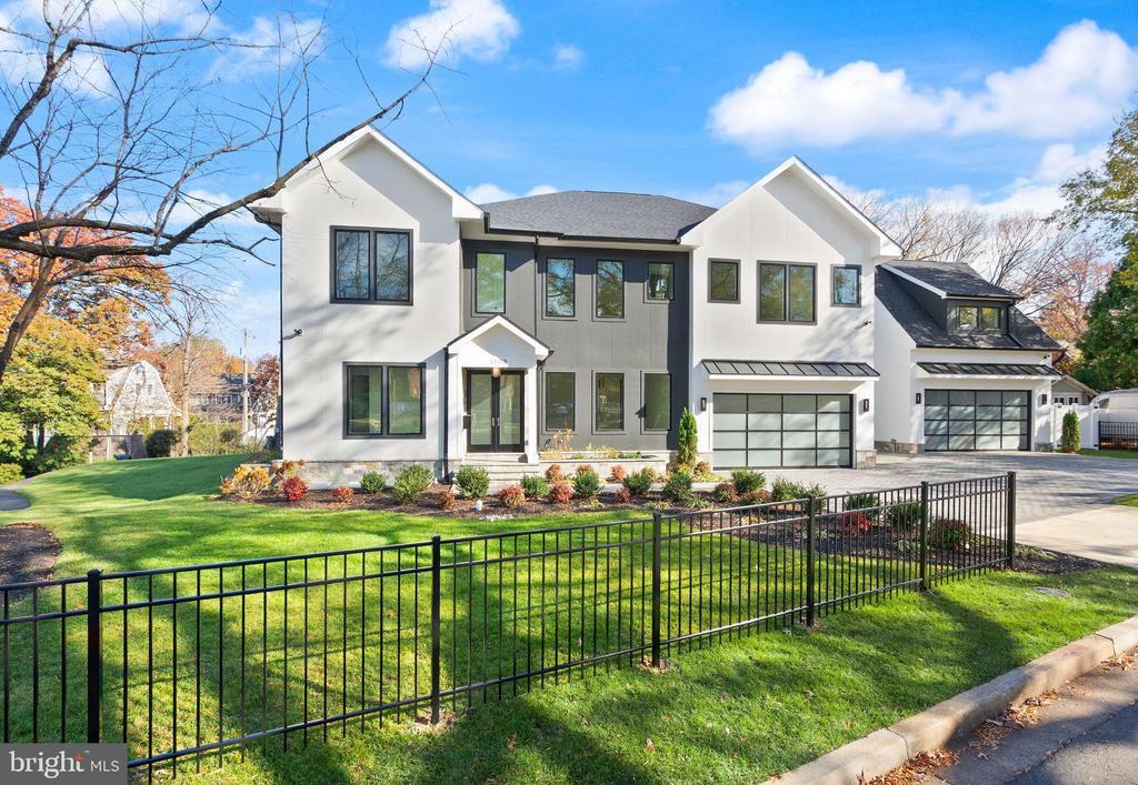 3108 6th St N, ARLINGTON