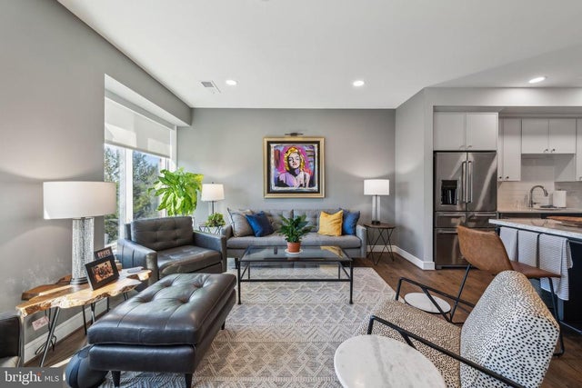 625 Slaters Ln #304, ALEXANDRIA