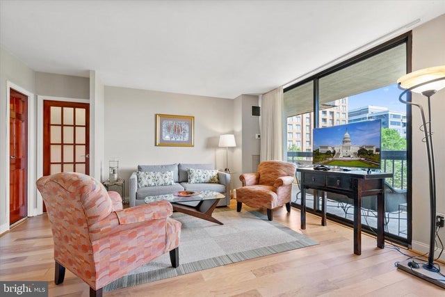 400 Madison St #405, ALEXANDRIA