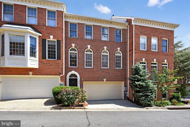 4627 Knight Pl, Alexandria