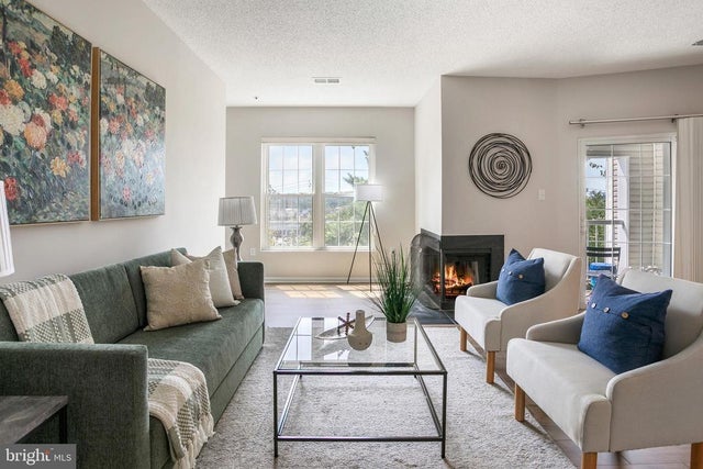 247 S Pickett St #301, Alexandria