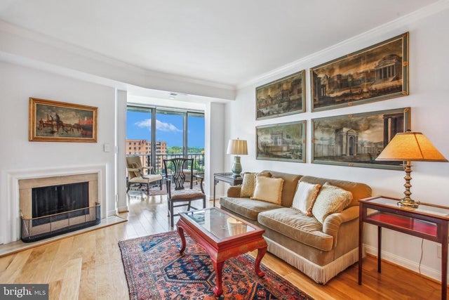 1250 S Washington St #820, ALEXANDRIA