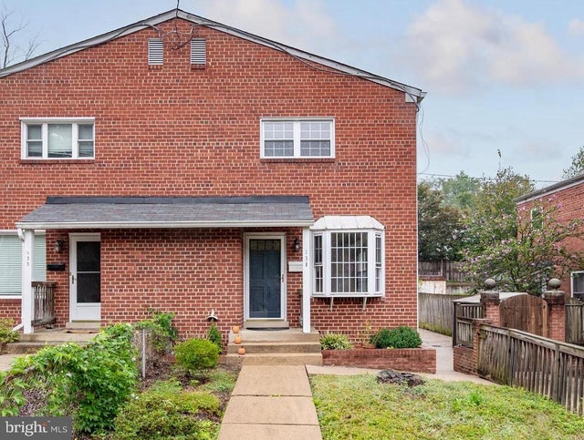 131 E Taylor Run Pkwy, Alexandria