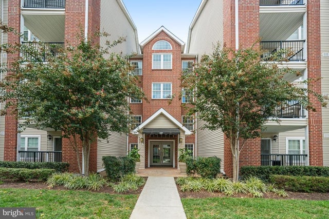 3307 Wyndham Cir #3169, Alexandria