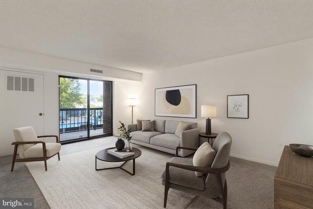 200 N Pickett St #215, Alexandria