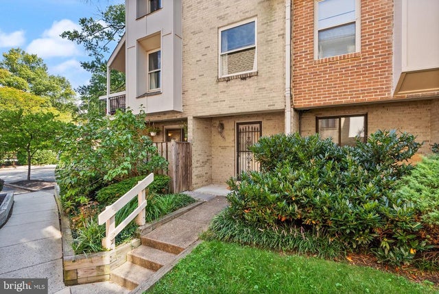 1641 Kenwood Ave, Alexandria