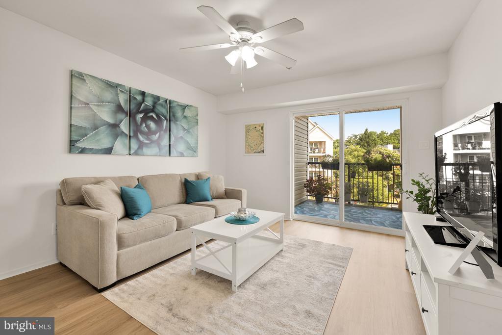 3309 Wyndham Cir #3180, ALEXANDRIA