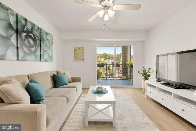 3309 Wyndham Cir #3180, Alexandria