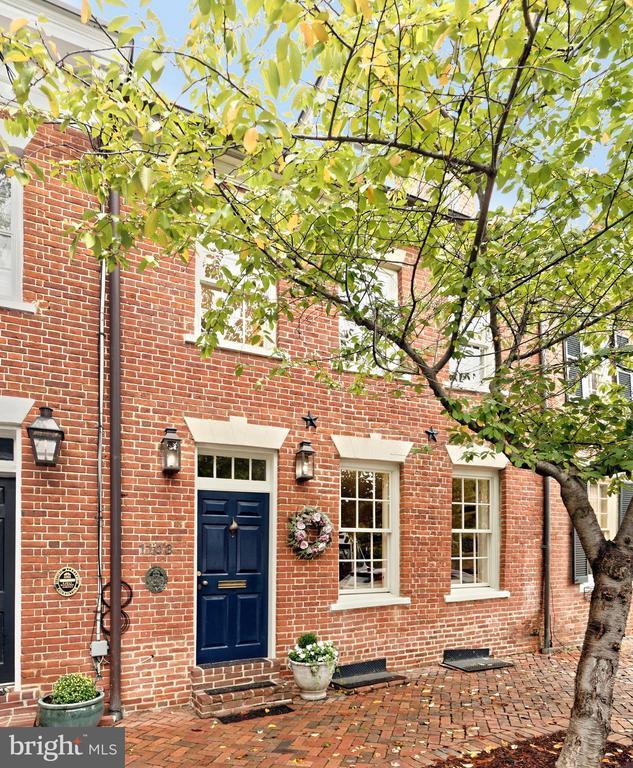 1103 Prince St, Alexandria