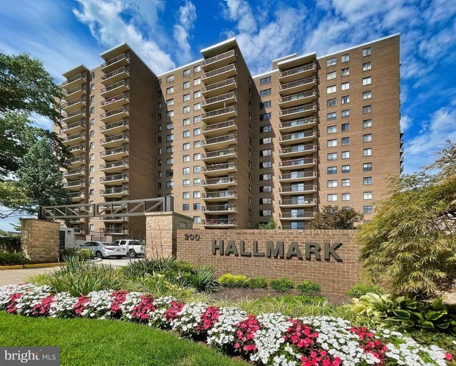 200 N Pickett St N #703, Alexandria