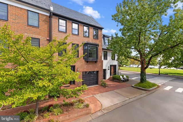 103 Queen St, Alexandria