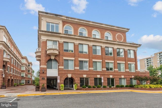 635 Slaters Ln #302, ALEXANDRIA