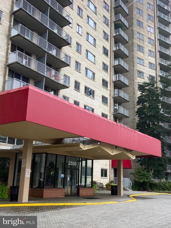 2500 N Van Dorn St #213, Alexandria