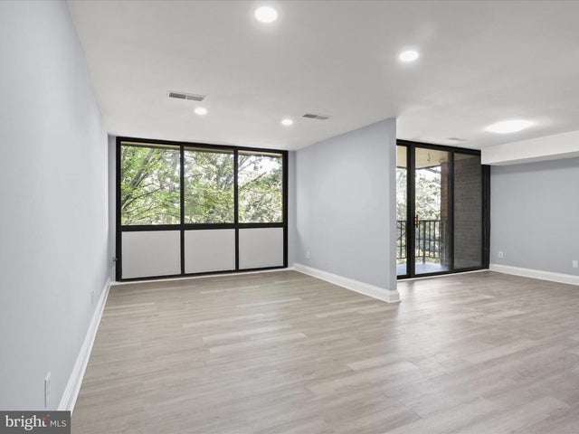 501 N Armistead St N #302, Alexandria