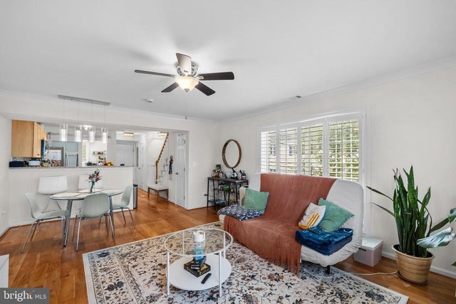 1637 N Van Dorn St, Alexandria