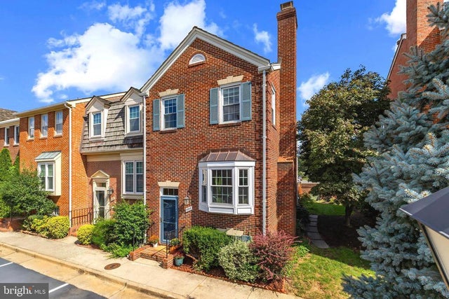 2722 Franklin Ct, Alexandria
