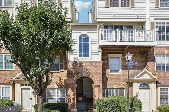 1735 W Braddock Pl #302, Alexandria