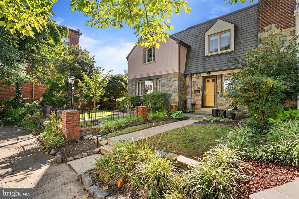 708 Chetworth Pl, ALEXANDRIA