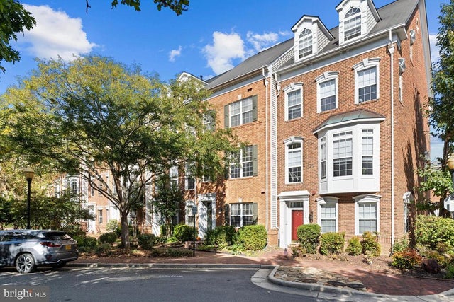 150 Martin Ln, Alexandria