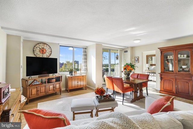 501 Slaters Ln #714, Alexandria