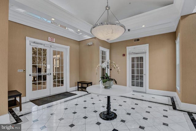 910 Powhatan St #104n, ALEXANDRIA