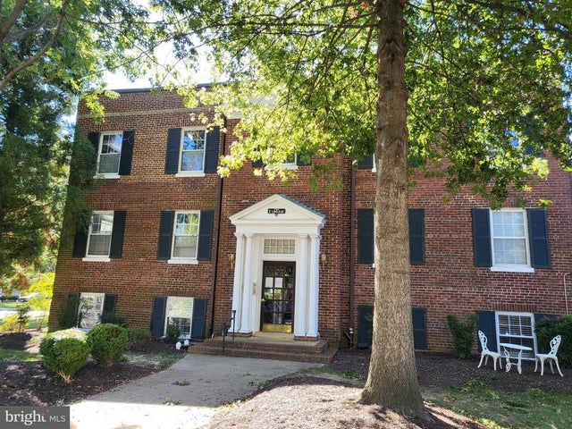 400 Commonwealth Ave #307, Alexandria