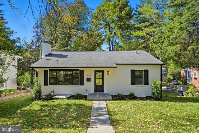 310 Moncure Dr, Alexandria