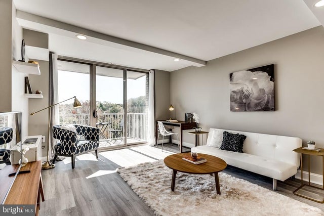 2500 N Van Dorn St #910, Alexandria