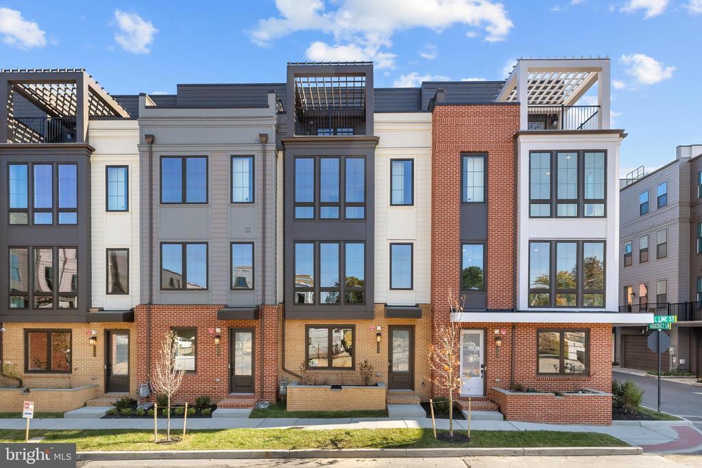 2605 Fall Line St, ALEXANDRIA