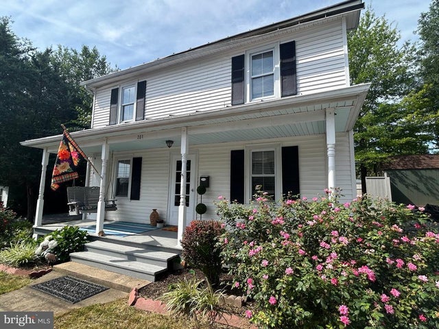 201 Walnut St, Berryville