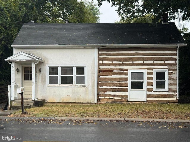 22 Josephine St, Berryville