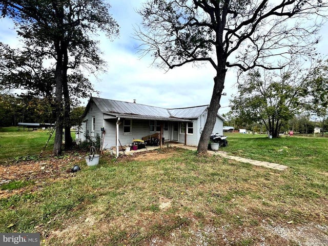 908 Triple J Rd, Berryville