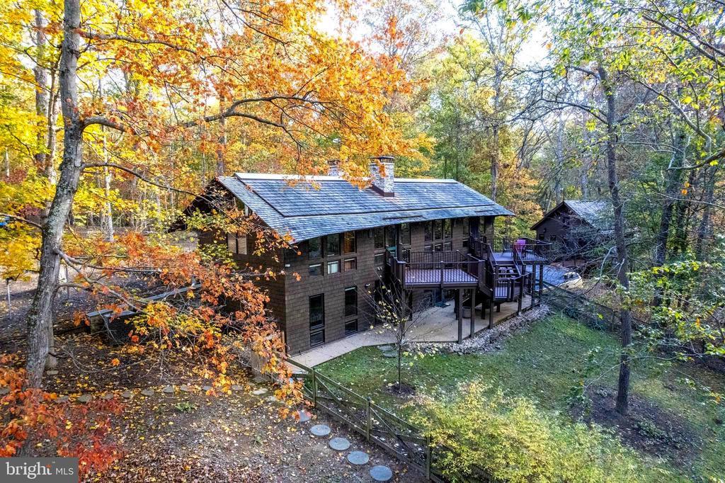 185 Blue Bird Ln, BOYCE