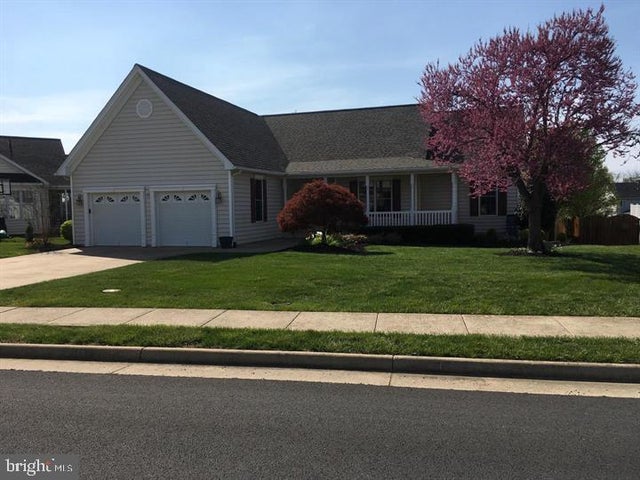 405 Custer Ct, Berryville