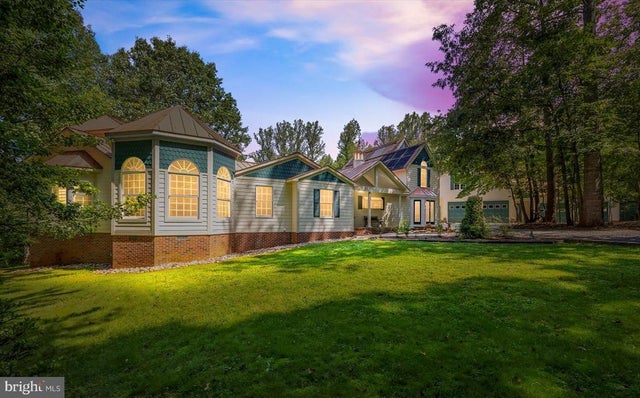 6360 Tennis Ct, Boston