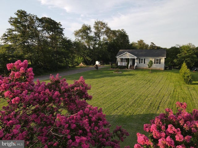 9195 White Shop, Culpeper