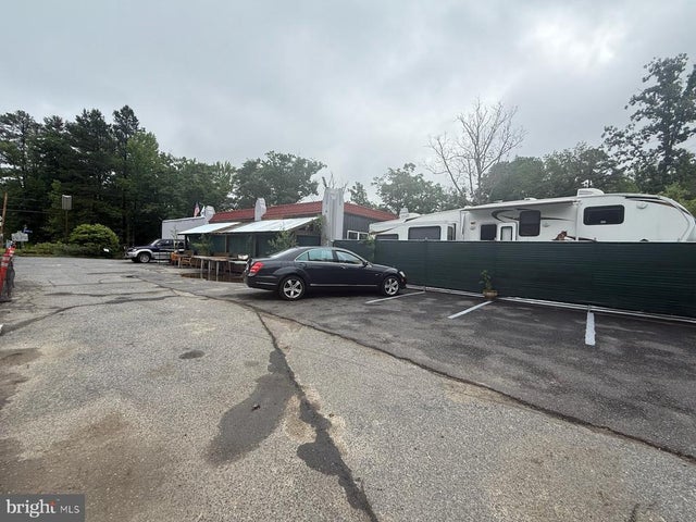 12439 Us Route 1 Hwy, Woodford