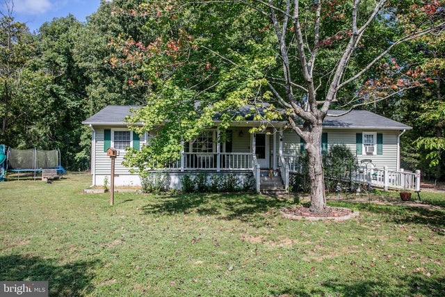 5195 Cedon Rd, Woodford